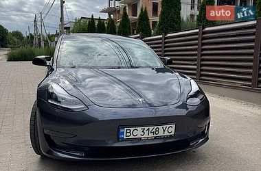 Tesla Model 3  2021
