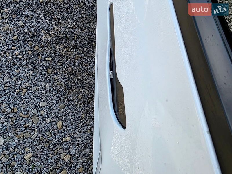 Седан Tesla Model 3 2021 в Львове