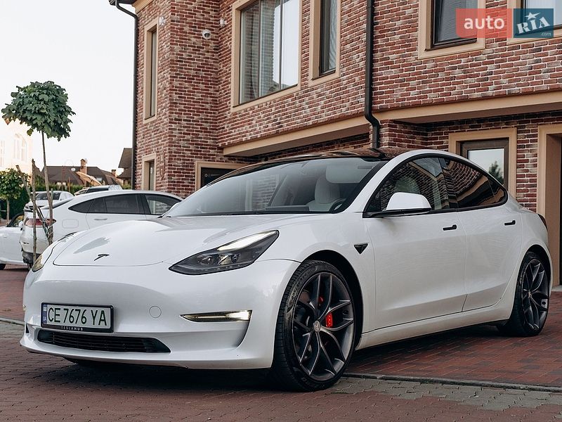 Седан Tesla Model 3 2023 в Киеве