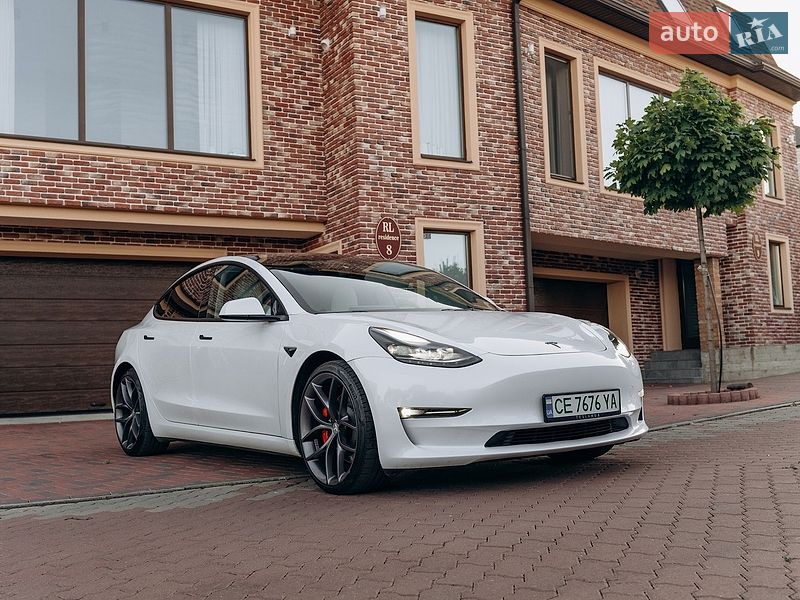 Седан Tesla Model 3 2023 в Киеве