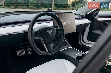 Седан Tesla Model 3 2023 в Киеве