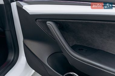 Седан Tesla Model 3 2023 в Киеве