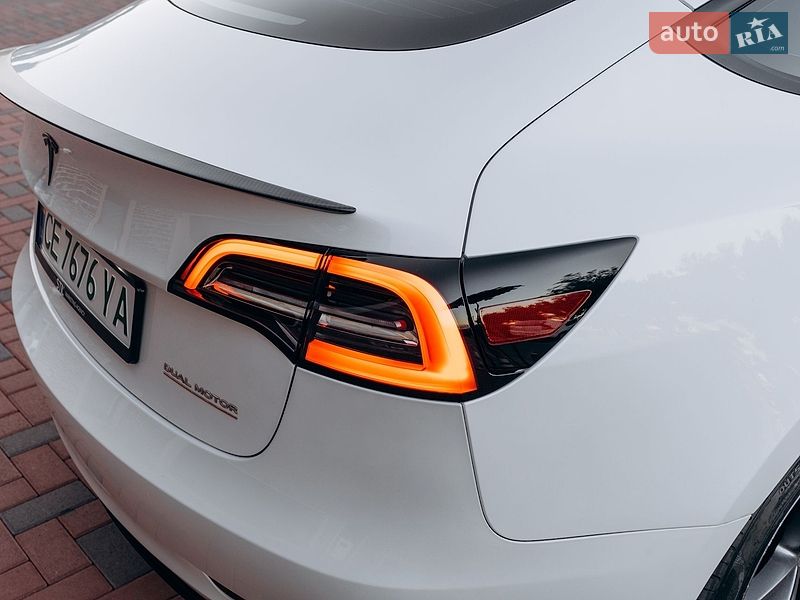 Седан Tesla Model 3 2023 в Киеве