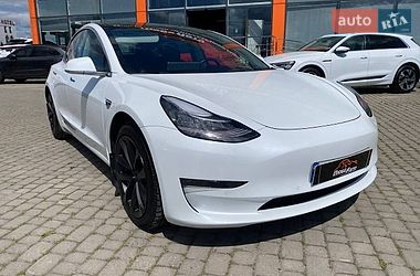 Tesla Model 3  2018