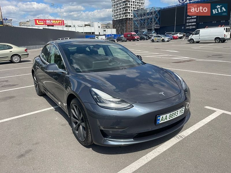 Tesla Model 3 2019