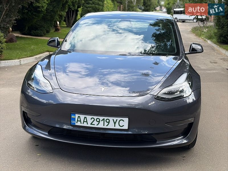 Седан Tesla Model 3 2021 в Києві
