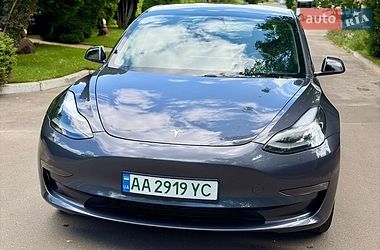 Седан Tesla Model 3 2021 в Києві