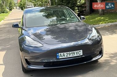 Седан Tesla Model 3 2021 в Києві
