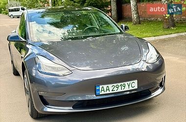 Седан Tesla Model 3 2021 в Києві