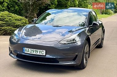 Седан Tesla Model 3 2021 в Києві