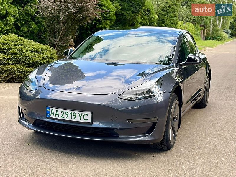 Седан Tesla Model 3 2021 в Києві