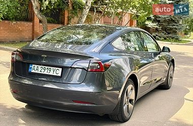 Седан Tesla Model 3 2021 в Києві