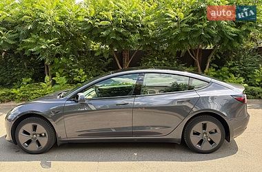 Седан Tesla Model 3 2021 в Києві