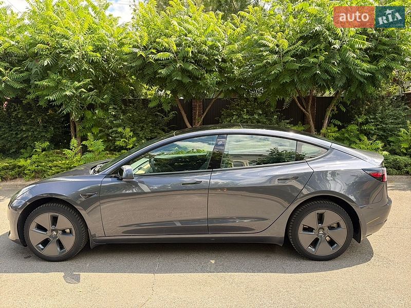 Седан Tesla Model 3 2021 в Києві