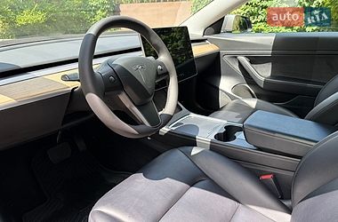 Седан Tesla Model 3 2021 в Києві