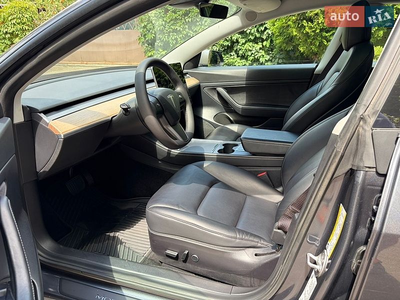 Седан Tesla Model 3 2021 в Києві