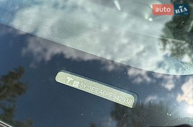 Седан Tesla Model 3 2021 в Києві