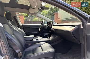 Седан Tesla Model 3 2021 в Києві