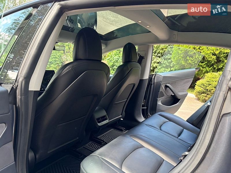 Седан Tesla Model 3 2021 в Києві
