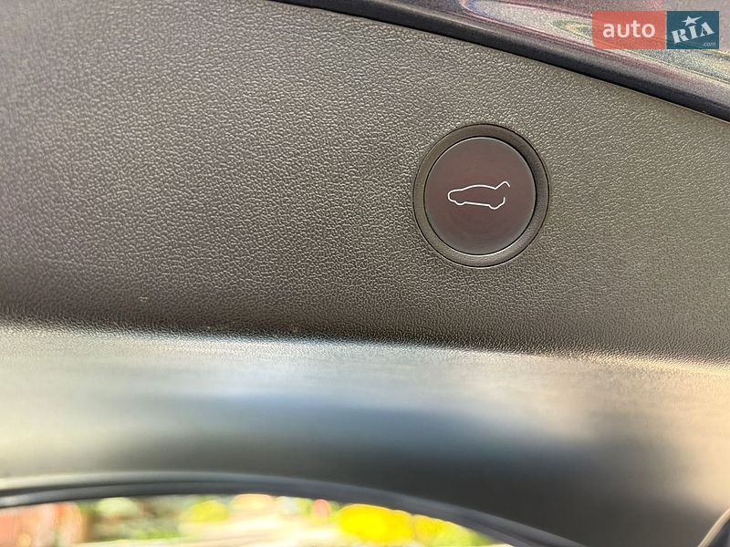 Седан Tesla Model 3 2021 в Києві