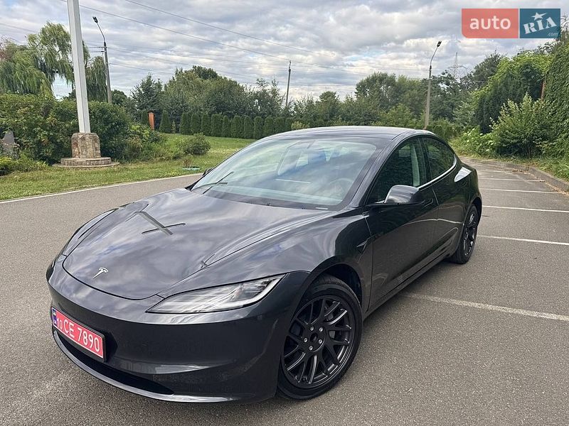 Tesla Model 3 2025