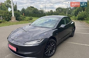 Tesla Model 3  2025
