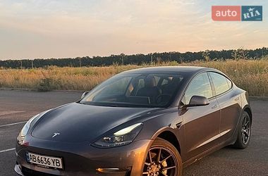 Tesla Model 3  2021