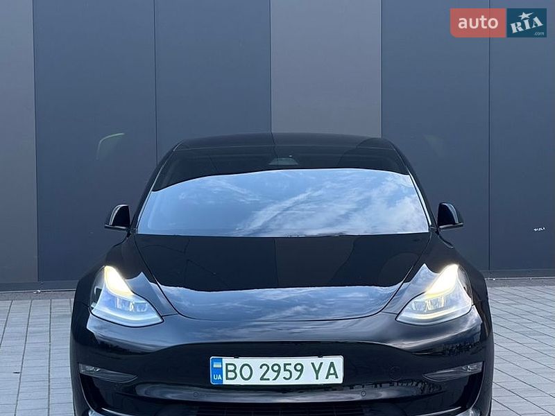 Седан Tesla Model 3 2021 в Хмельницком