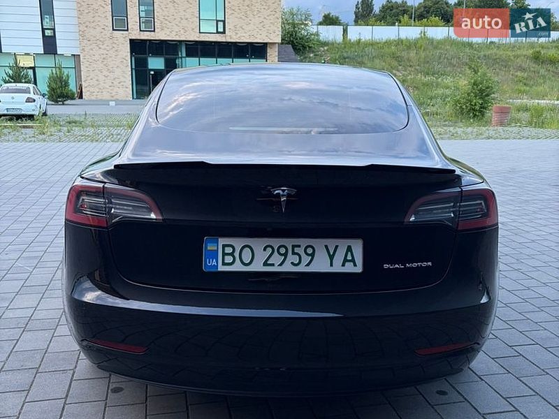 Седан Tesla Model 3 2021 в Хмельницком