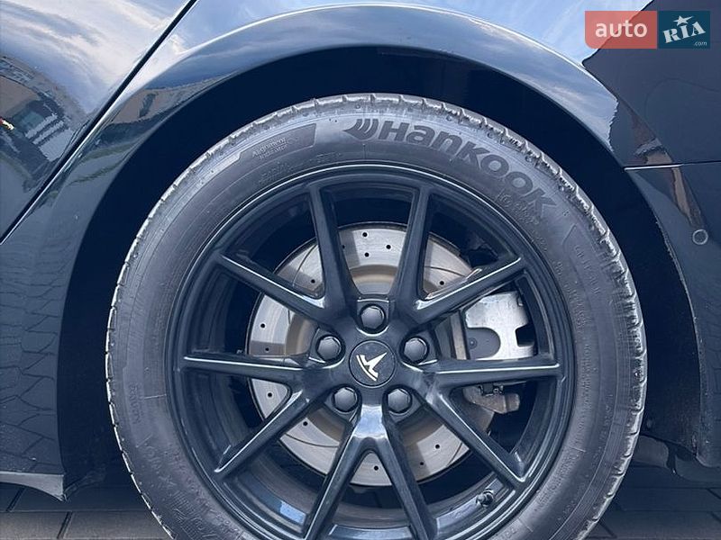 Седан Tesla Model 3 2021 в Хмельницком