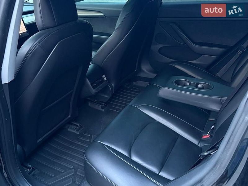 Седан Tesla Model 3 2021 в Хмельницком