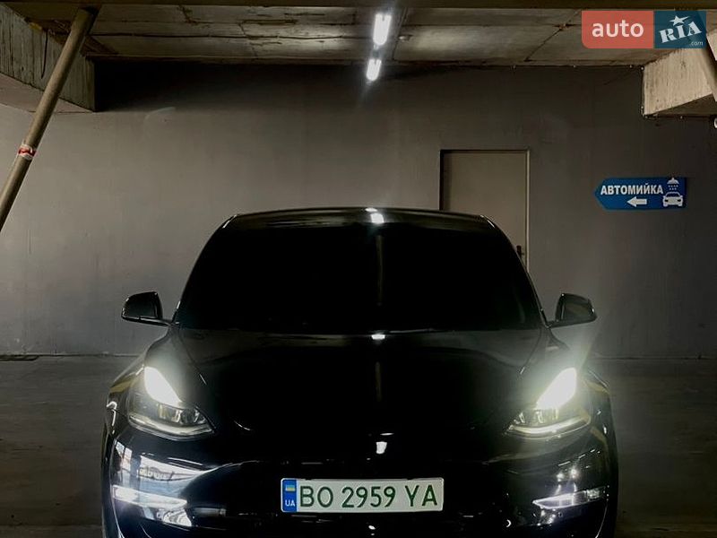 Седан Tesla Model 3 2021 в Хмельницком