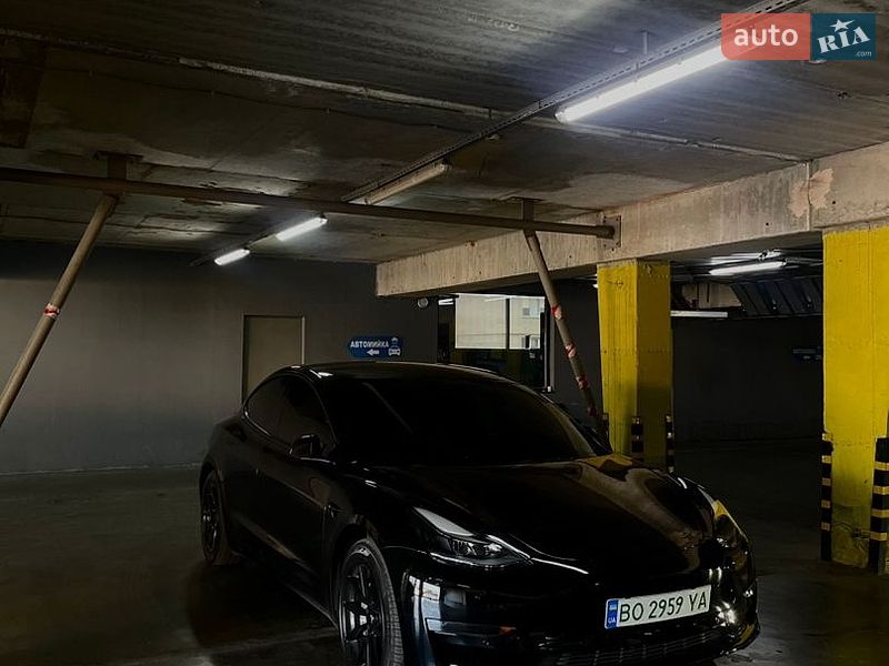 Седан Tesla Model 3 2021 в Хмельницком