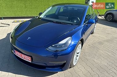 Tesla Model 3  2022