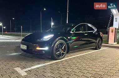 Tesla Model 3  2019