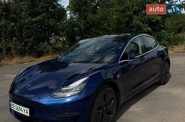 Tesla Model 3  2019