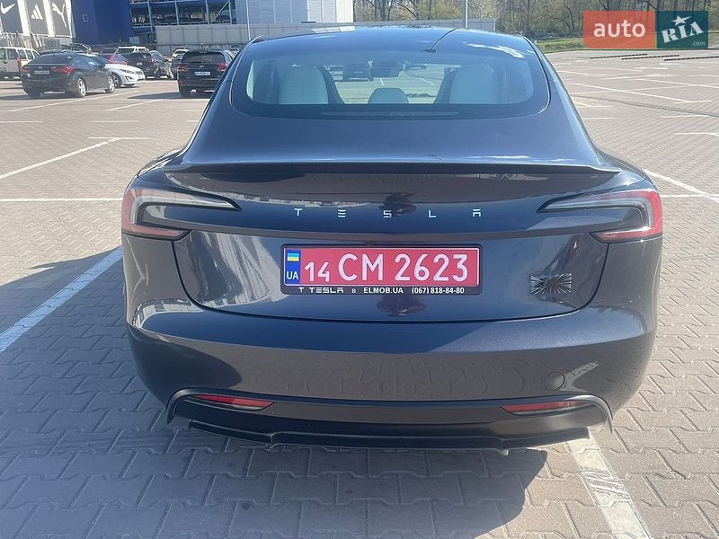 Седан Tesla Model 3 2024 в Киеве
