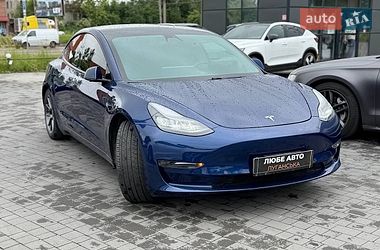 Tesla Model 3  2021