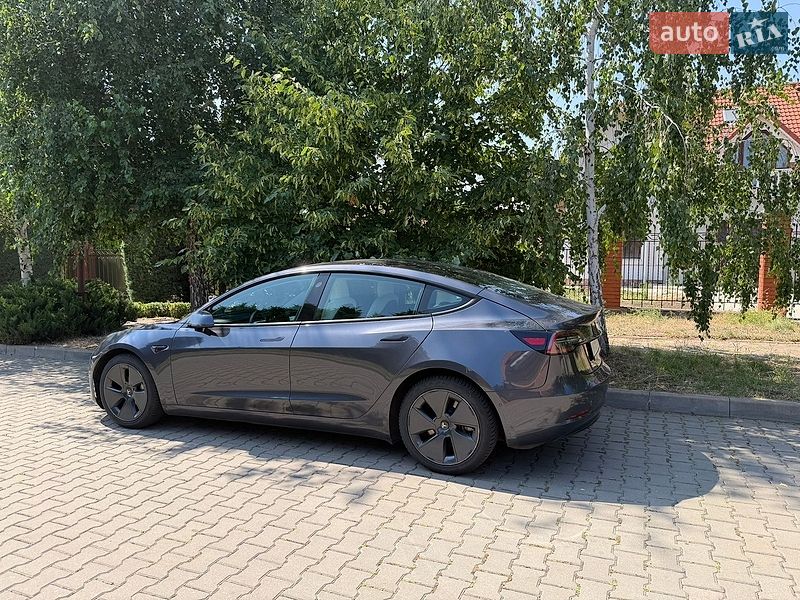 Седан Tesla Model 3 2022 в Одессе