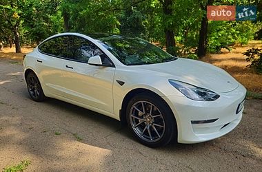 Tesla Model 3  2023