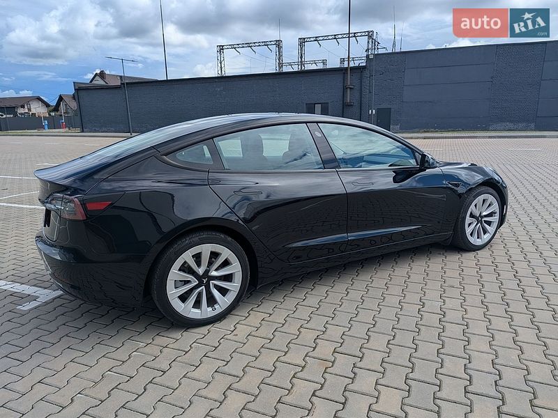 Седан Tesla Model 3 2022 в Івано-Франківську