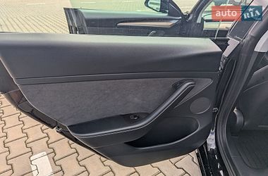 Седан Tesla Model 3 2022 в Івано-Франківську