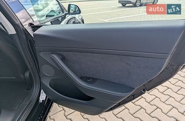 Седан Tesla Model 3 2022 в Івано-Франківську