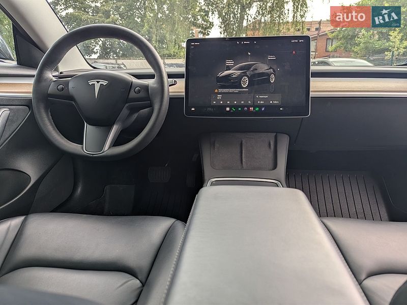 Седан Tesla Model 3 2022 в Івано-Франківську