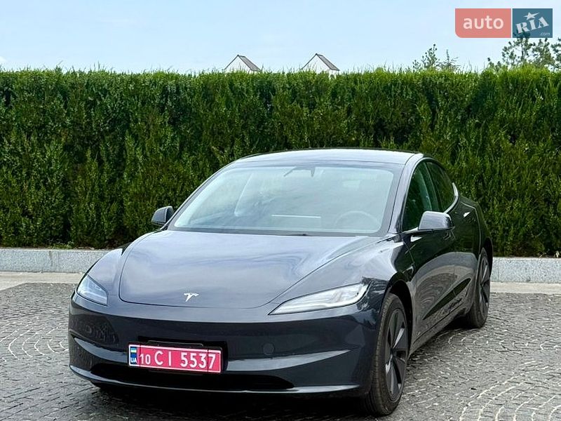 Седан Tesla Model 3 2025 в Днепре