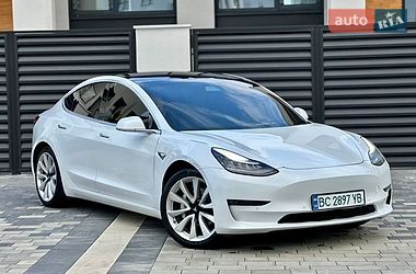 Tesla Model 3  2019
