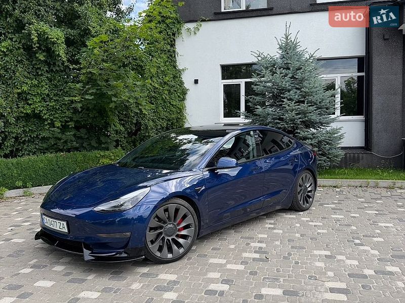 Седан Tesla Model 3 2021 в Києві