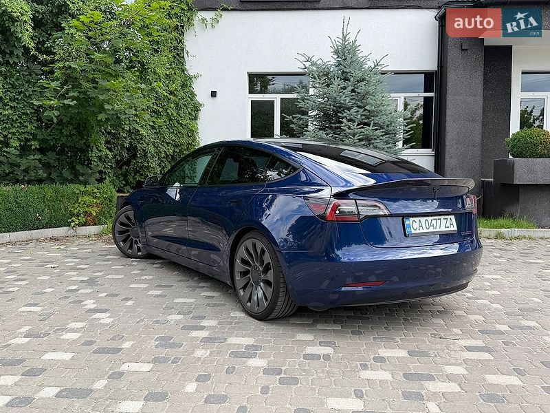 Седан Tesla Model 3 2021 в Києві