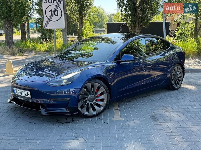 Седан Tesla Model 3 2021 в Києві