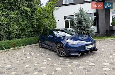Седан Tesla Model 3 2021 в Києві